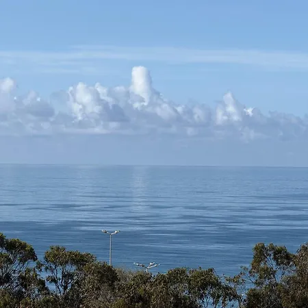 Apartment Sea View - One Bedroom Oceanfront Luxury