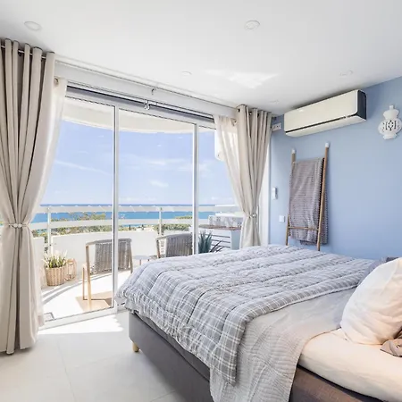 Apartment Sea View - One Bedroom Oceanfront Luxury *
